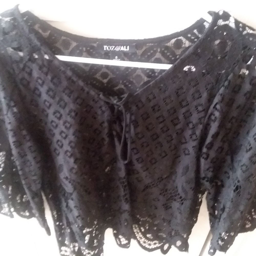Size small blouse - Picture 2 of 3